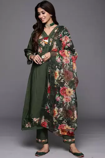 Women Floral Embroidered Thread Work Kurta with Trousers & Dupatta