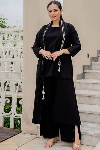 Women Round Neck Pure Cotton Straight Kurta with Palazzos With Jacket
