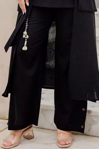 Women Round Neck Pure Cotton Straight Kurta with Palazzos With Jacket