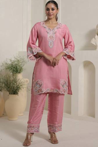 Women Floral Embroidered Regular Thread Work Kurta with Palazzos
