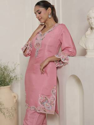 Women Floral Embroidered Regular Thread Work Kurta with Palazzos 5