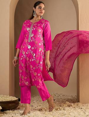 Floral Printed Straight Kurta With Trousers & Dupatta 1