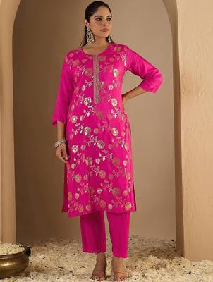 Floral Printed Straight Kurta With Trousers & Dupatta 2