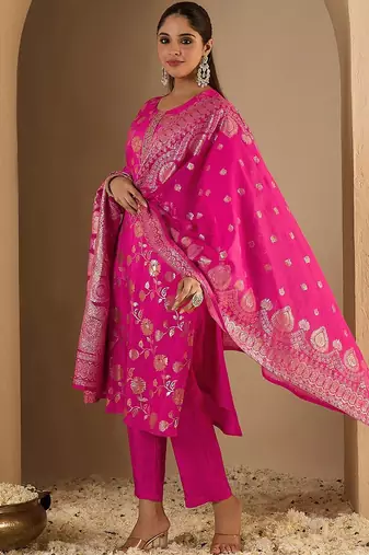Floral Printed Straight Kurta With Trousers & Dupatta