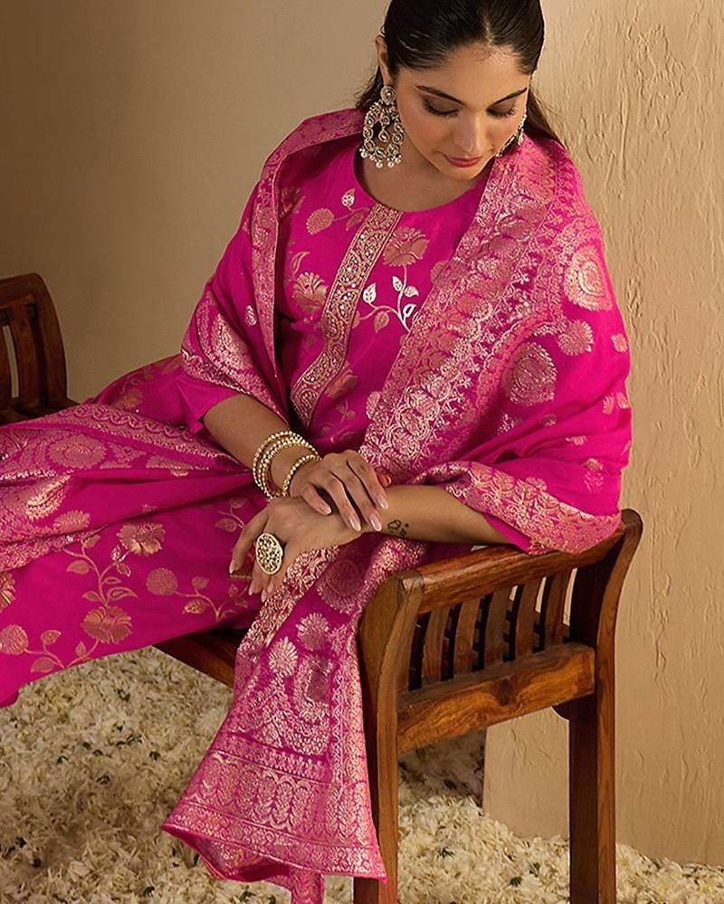 Floral Printed Straight Kurta With Trousers & Dupatta