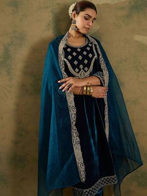 Ethnic Motifs Embroidered Round Neck Zari Velvet Kurta With Trousers & Dupatta 1