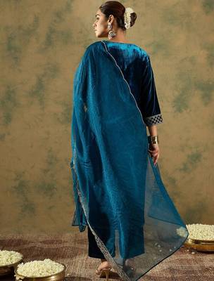 Ethnic Motifs Embroidered Round Neck Zari Velvet Kurta With Trousers & Dupatta 4