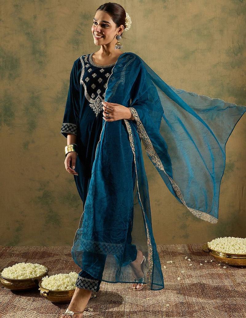 Ethnic Motifs Embroidered Round Neck Zari Velvet Kurta With Trousers & Dupatta