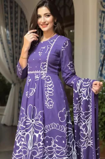Floral Printed Pure Cotton A Line Kurta With Trousers & Dupatta
