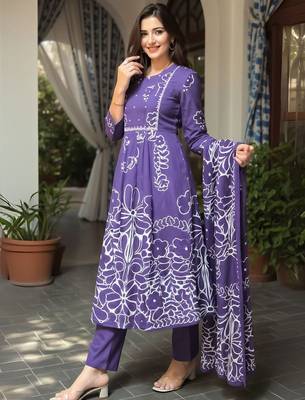 Floral Printed Pure Cotton A Line Kurta With Trousers & Dupatta 3