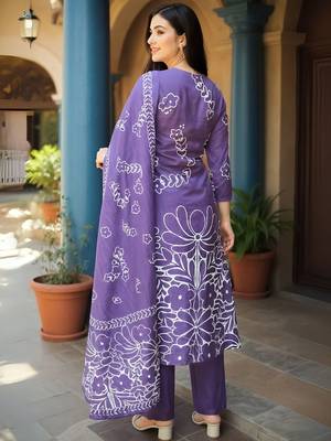 Floral Printed Pure Cotton A Line Kurta With Trousers & Dupatta 5