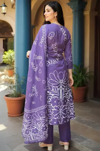 Floral Printed Pure Cotton A Line Kurta With Trousers & Dupatta