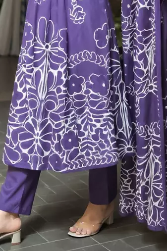 Floral Printed Pure Cotton A Line Kurta With Trousers & Dupatta
