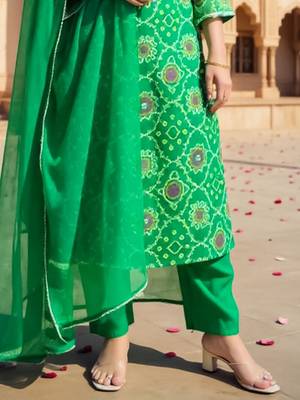 Ethnic Motifs Embroidered Sequinned Straight Kurta With Trousers & Dupatta 5