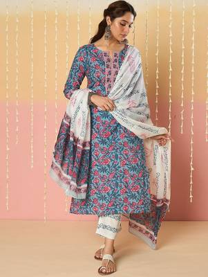 Floral Printed Notch Neck Pure Cotton Kurta With Trousers & Dupatta 1