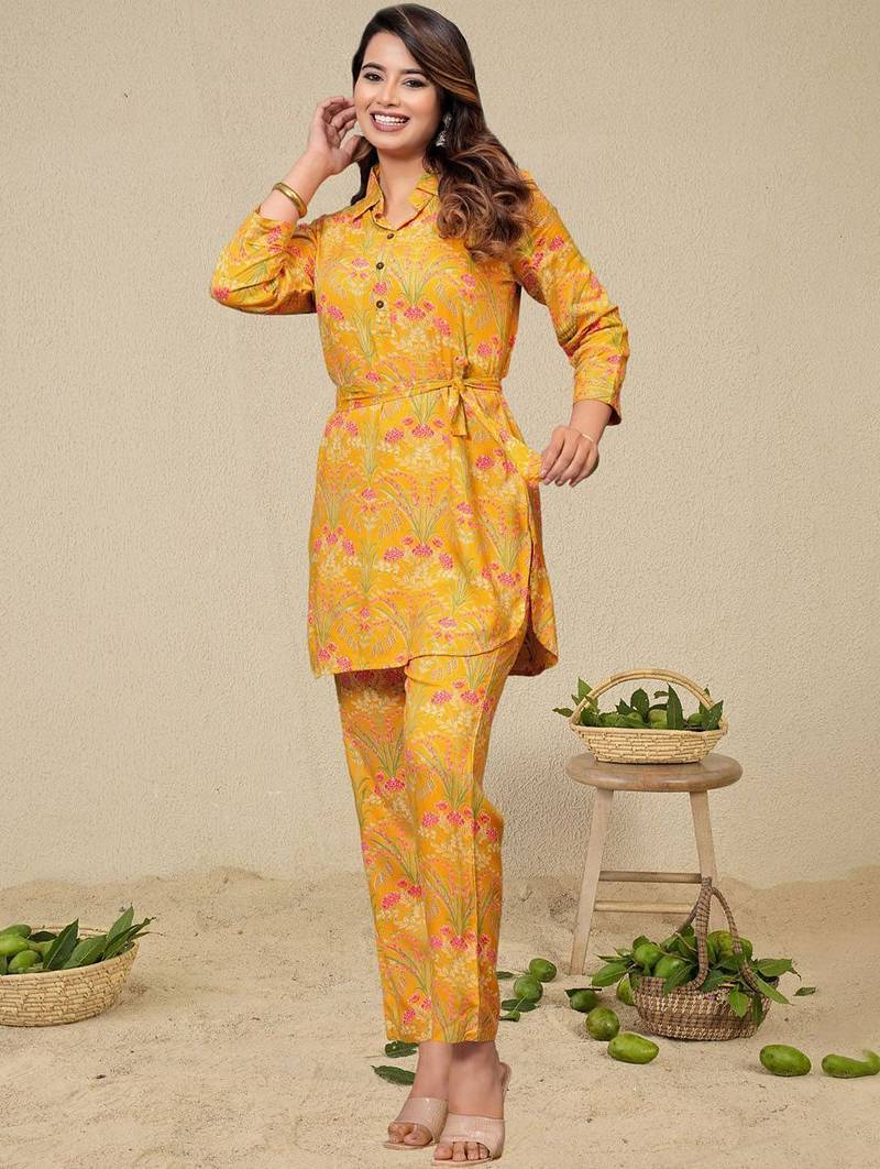 Floral Printed Shirt Collar Kurta With Trousers
