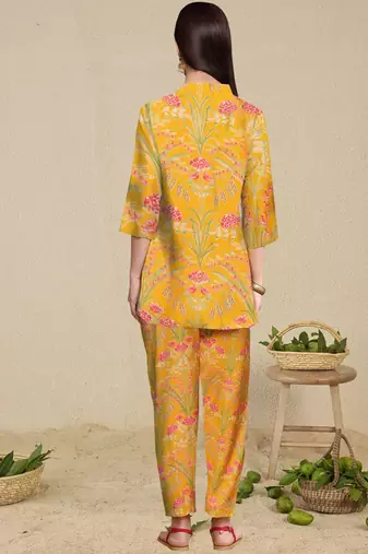 Floral Printed Shirt Collar Kurta With Trousers