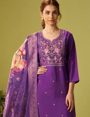 Women Floral Embroidered Kurta with Trousers & Dupatta 2