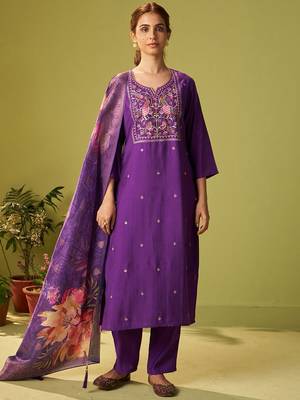Women Floral Embroidered Kurta with Trousers & Dupatta 1