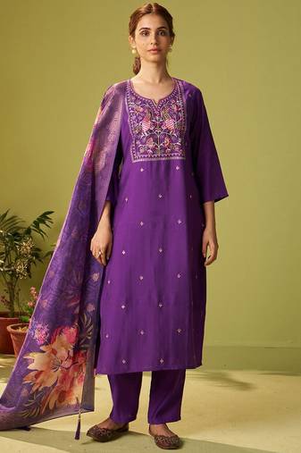 Women Floral Embroidered Kurta with Trousers & Dupatta