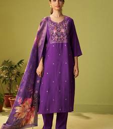 Women Floral Embroidered Kurta with Trousers & Dupatta