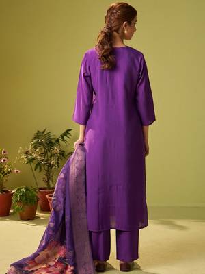 Women Floral Embroidered Kurta with Trousers & Dupatta 4