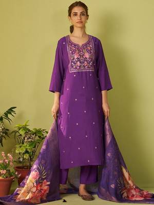 Women Floral Embroidered Kurta with Trousers & Dupatta 5