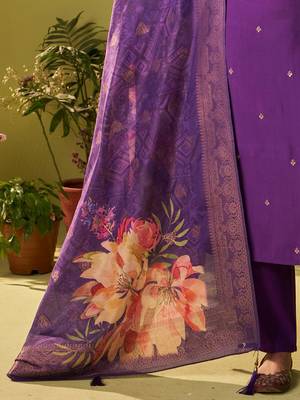 Women Floral Embroidered Kurta with Trousers & Dupatta 7