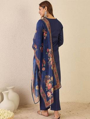 Notch Neck Straight Kurta With Trousers & Dupatta 4