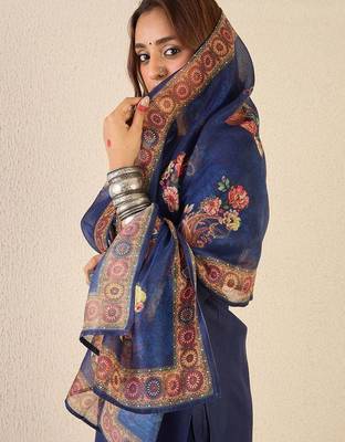 Notch Neck Straight Kurta With Trousers & Dupatta 7