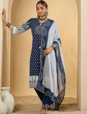 Geometric Printed V-Neck Pure Cotton Straight Kurta With Trousers & Dupatta 1