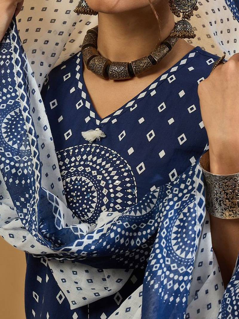 Geometric Printed V-Neck Pure Cotton Straight Kurta With Trousers & Dupatta