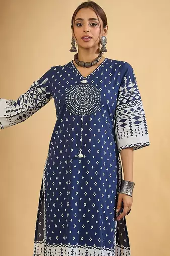 Geometric Printed V-Neck Pure Cotton Straight Kurta With Trousers & Dupatta
