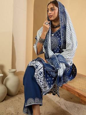 Geometric Printed V-Neck Pure Cotton Straight Kurta With Trousers & Dupatta 6