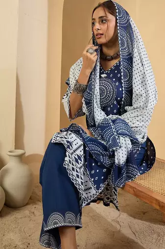 Geometric Printed V-Neck Pure Cotton Straight Kurta With Trousers & Dupatta