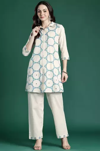 Women Floral Printed Regular Kurti with Trousers