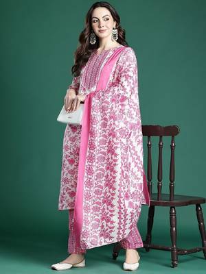 Floral Printed Kurta with Trousers & Dupatta 1