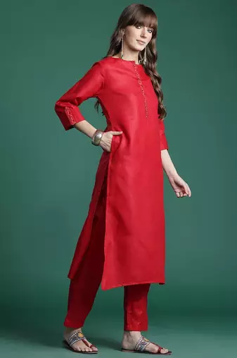 Ethnic Motifs Yoke Design Thread Work Kurta with Trousers & With Dupatta