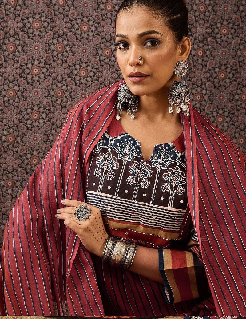 Women Floral Printed Regular Sequinned Pure Cotton Kurta with Trousers & With Dupatta