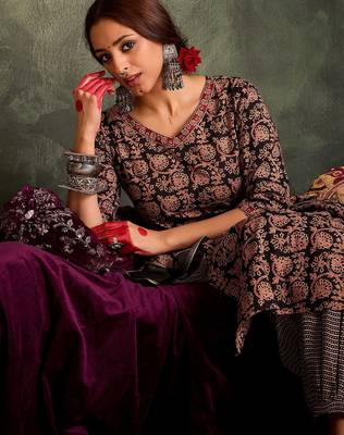 Floral Printed V-Neck Cotton Straight Kurta With Trousers & Dupatta 7