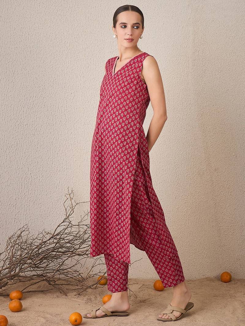 Floral Printed Pure Cotton Sleeveless V-Neck Straight Kurta With Trousers
