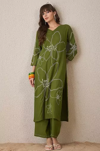 Floral Embroidered V-Neck Thread Work Straight Kurta With Trouser