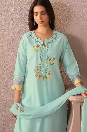 Women Floral Embroidered Regular Thread Work Kurta with Trousers & With Dupatta