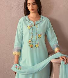 Women Floral Embroidered Regular Thread Work Kurta with Trousers & With Dupatta