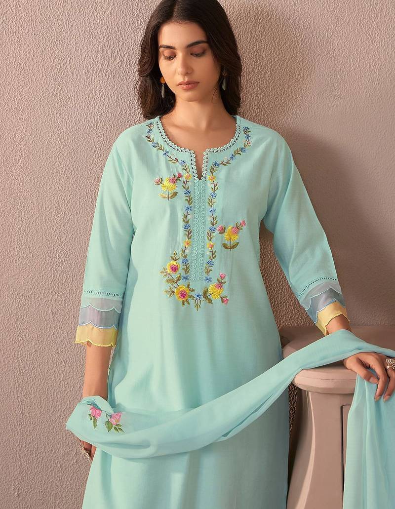 Women Floral Embroidered Regular Thread Work Kurta with Trousers & With Dupatta