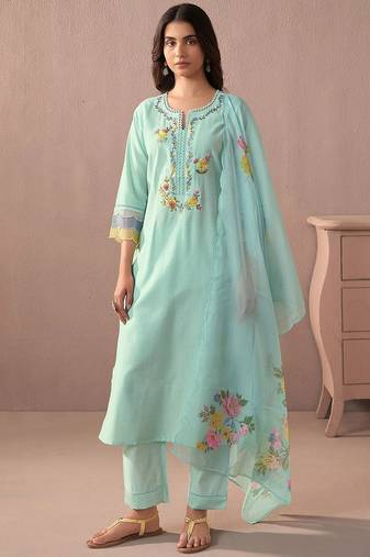 Women Floral Embroidered Regular Thread Work Kurta with Trousers & With Dupatta
