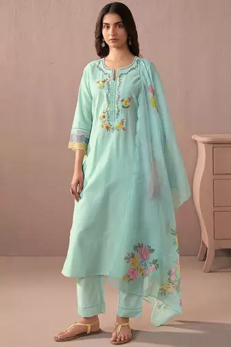 Women Floral Embroidered Regular Thread Work Kurta with Trousers & With Dupatta