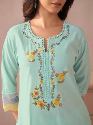 Women Floral Embroidered Regular Thread Work Kurta with Trousers & With Dupatta 3