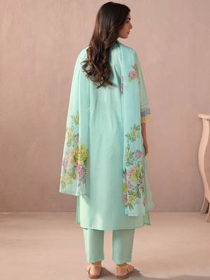 Women Floral Embroidered Regular Thread Work Kurta with Trousers & With Dupatta 4