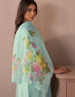 Women Floral Embroidered Regular Thread Work Kurta with Trousers & With Dupatta 5